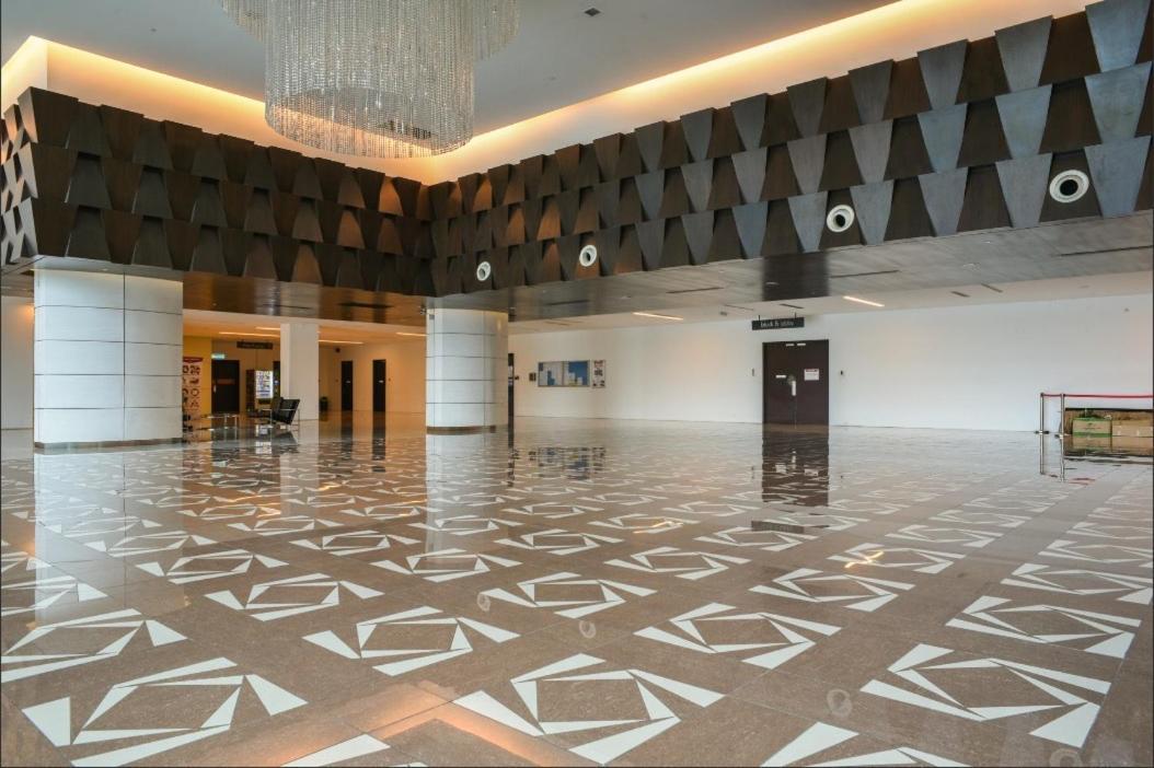 Executive Ceo Trefoil Apartment *