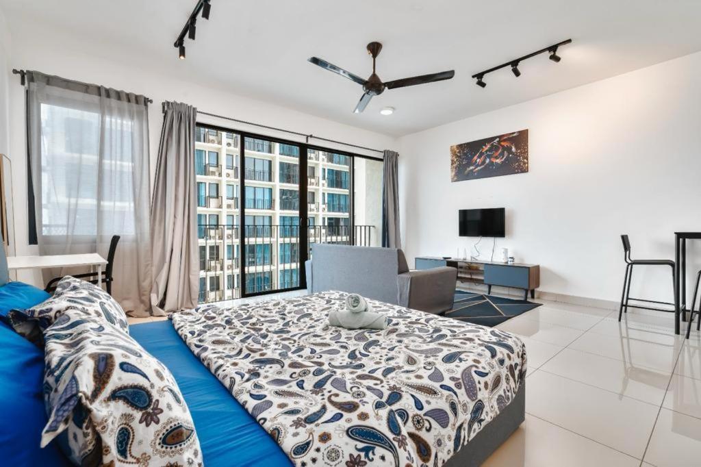 Apartment Executive Ceo Trefoil *
