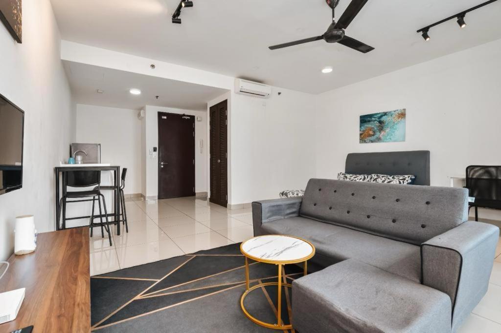 Apartment Executive Ceo Trefoil Setia Alam