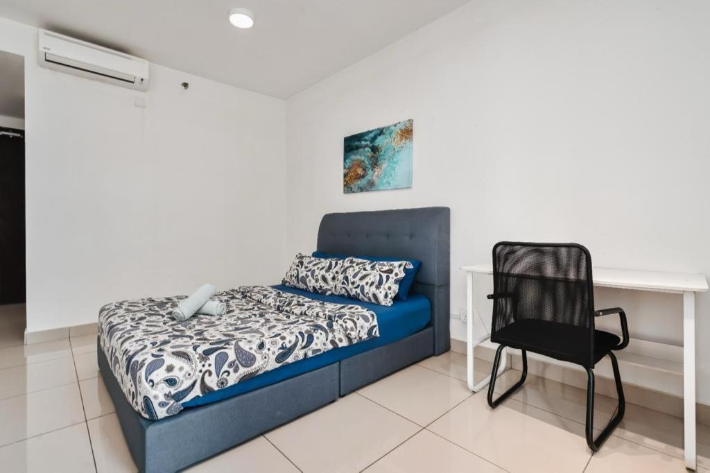 Executive Ceo Trefoil Apartment